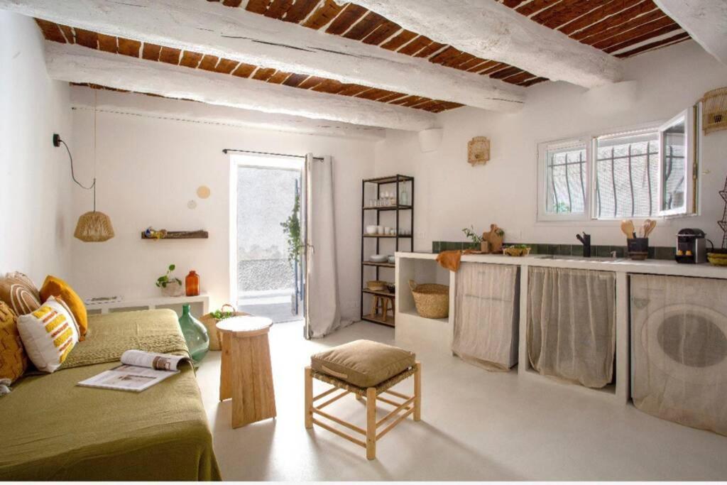 Vieil Antibes, Plage De Sable, Avec Parking Exteriör bild